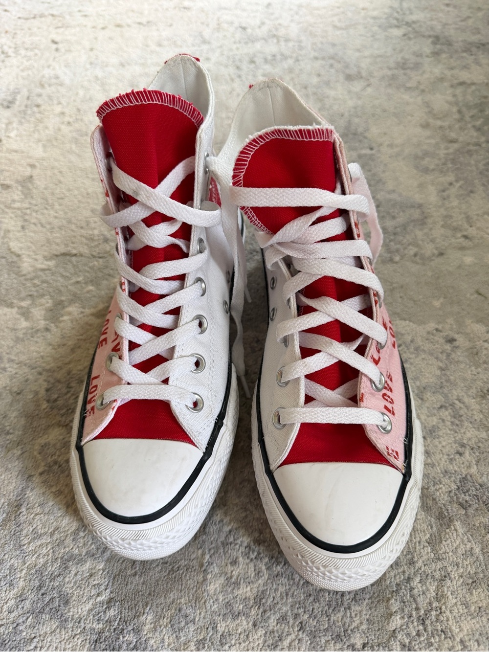 Converse Sneakers Love edition
